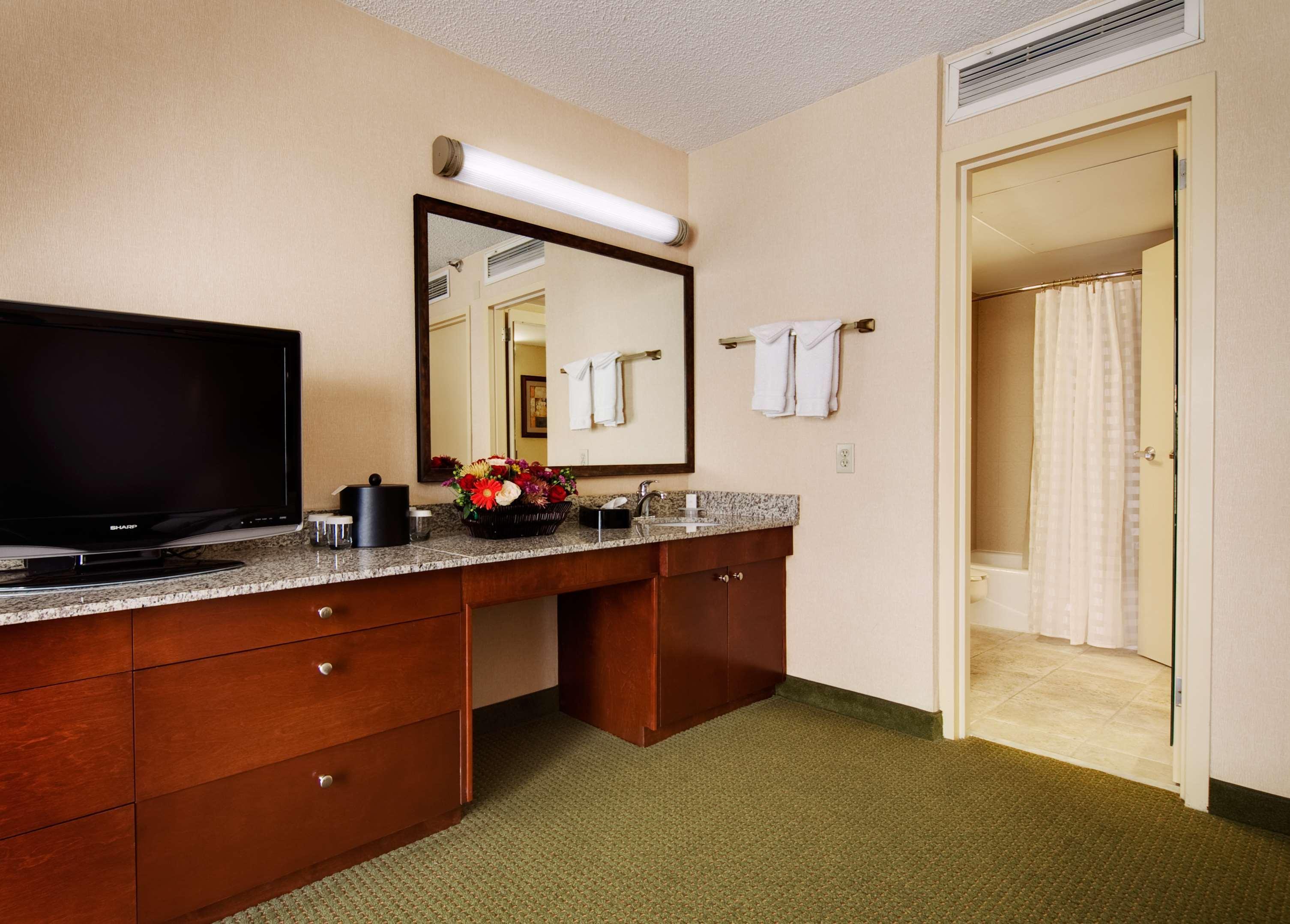 Embassy Suites By Hilton Tulsa I-44 Quarto foto